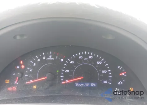 2010 Toyota Camry Le z USA, uszkodzony, nr VIN 4T1BF3EK3AU012054